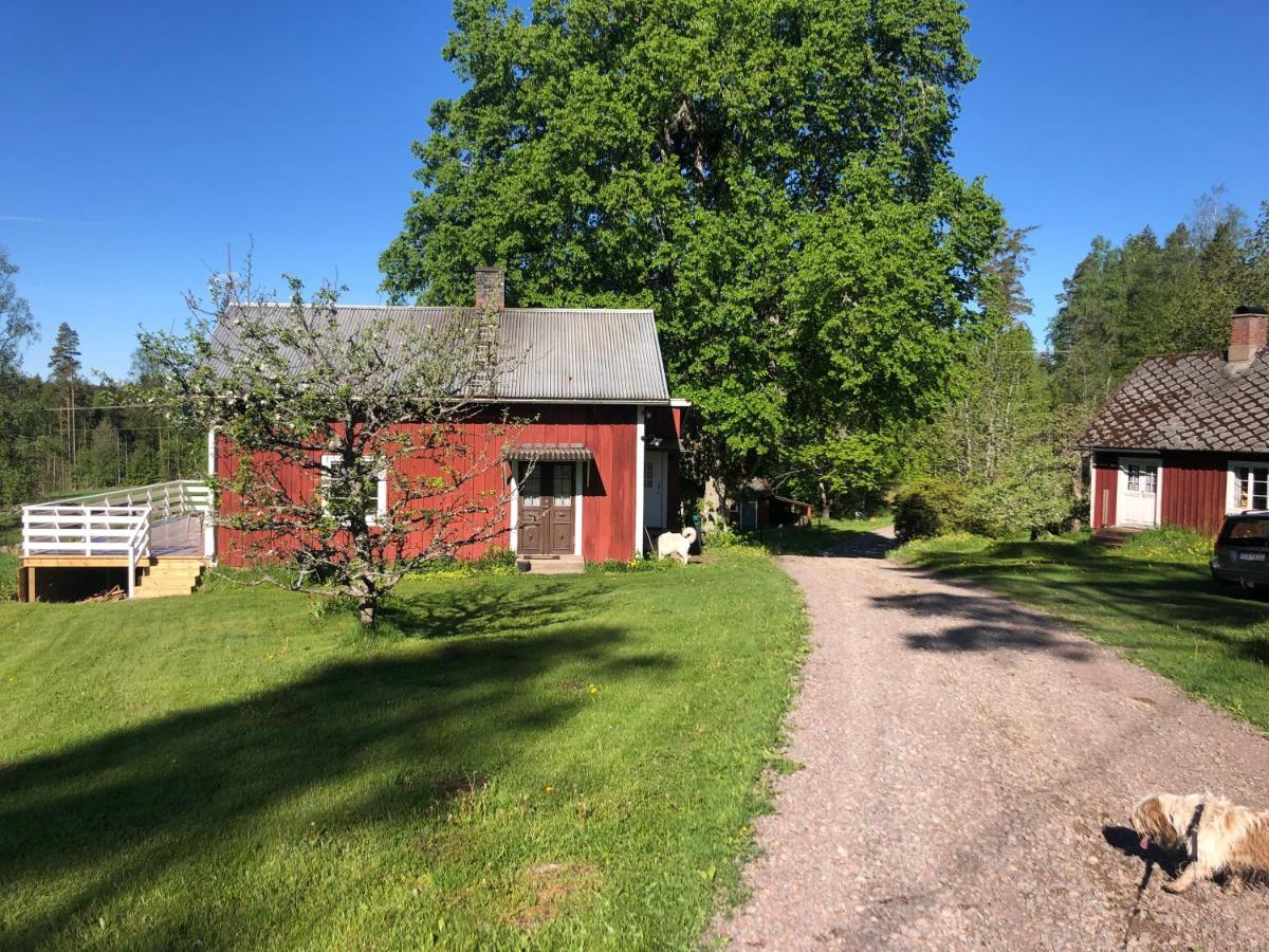 Mysig Lantlig Stuga, Nycklaroer Korsberga Eksteriør bilde